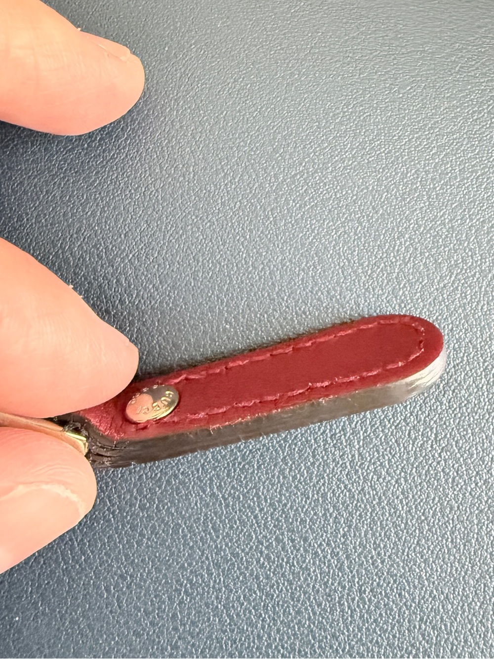 Red Gucci Embossed Compact Wallet - Picture 3 of 16